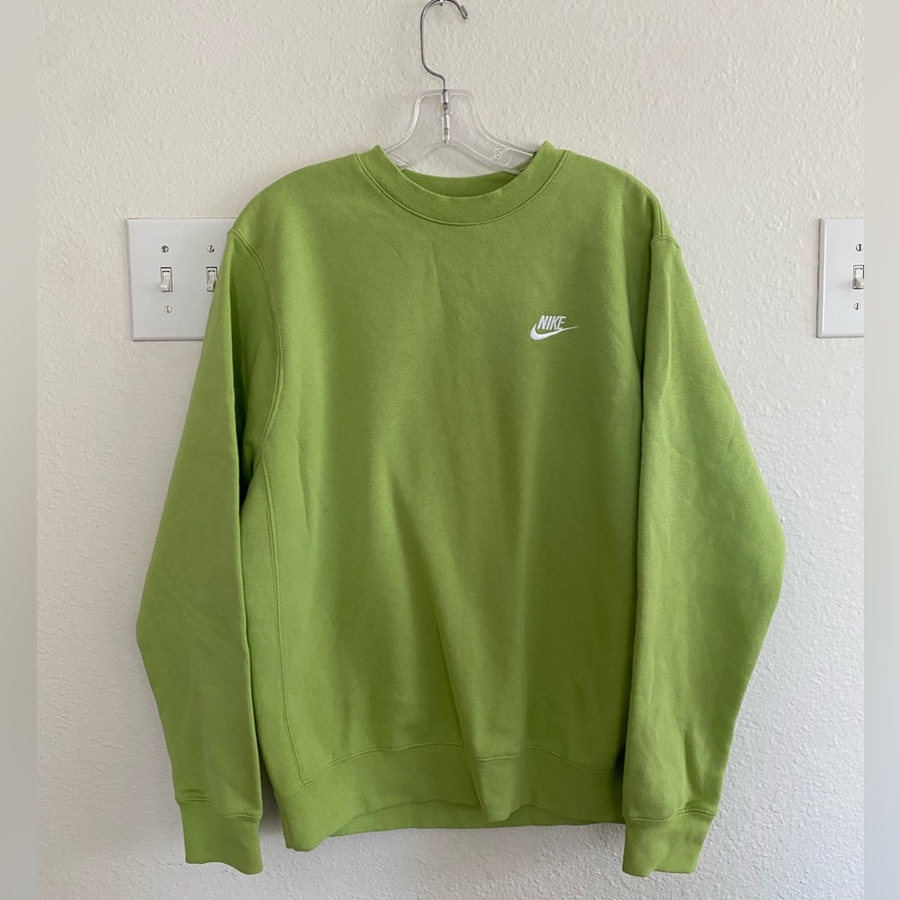 Nike fleece crew in green